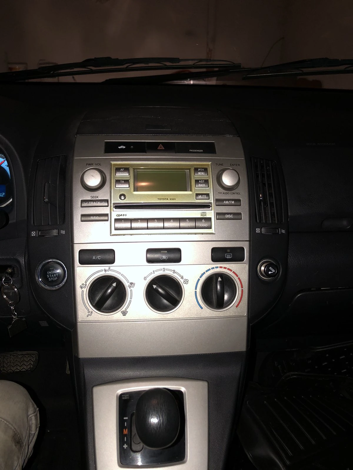 Toyota Corolla verso 1.8 VVT-i , снимка 11 - Автомобили и джипове - 53851212