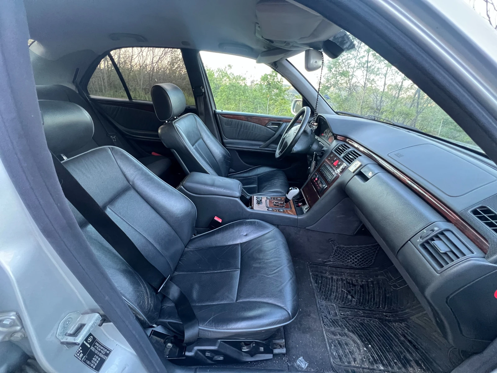 Mercedes-Benz E 270 2.7 CDI facelift, снимка 6 - Автомобили и джипове - 54304236