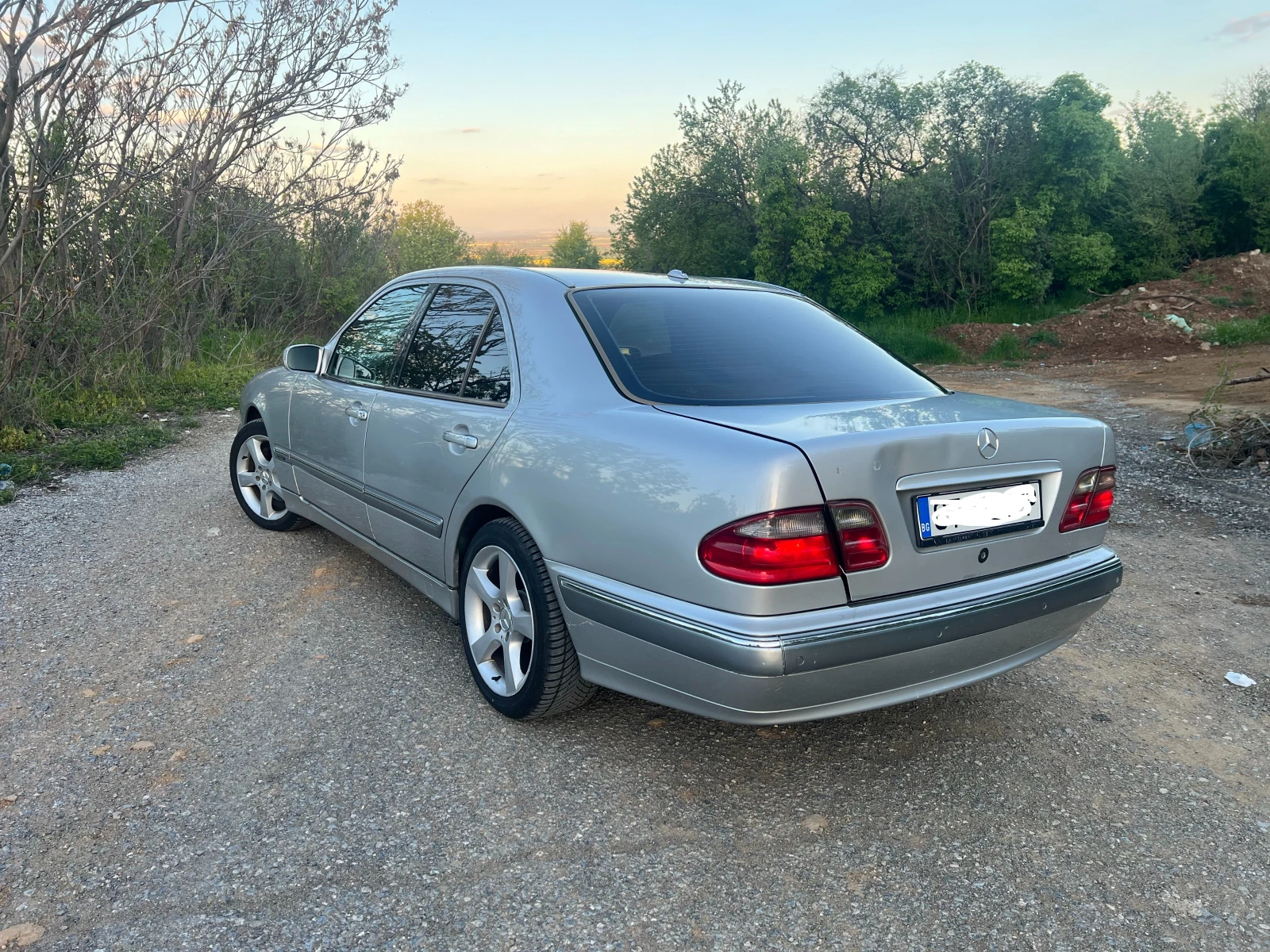 Mercedes-Benz E 270 2.7 CDI facelift, снимка 3 - Автомобили и джипове - 54304236