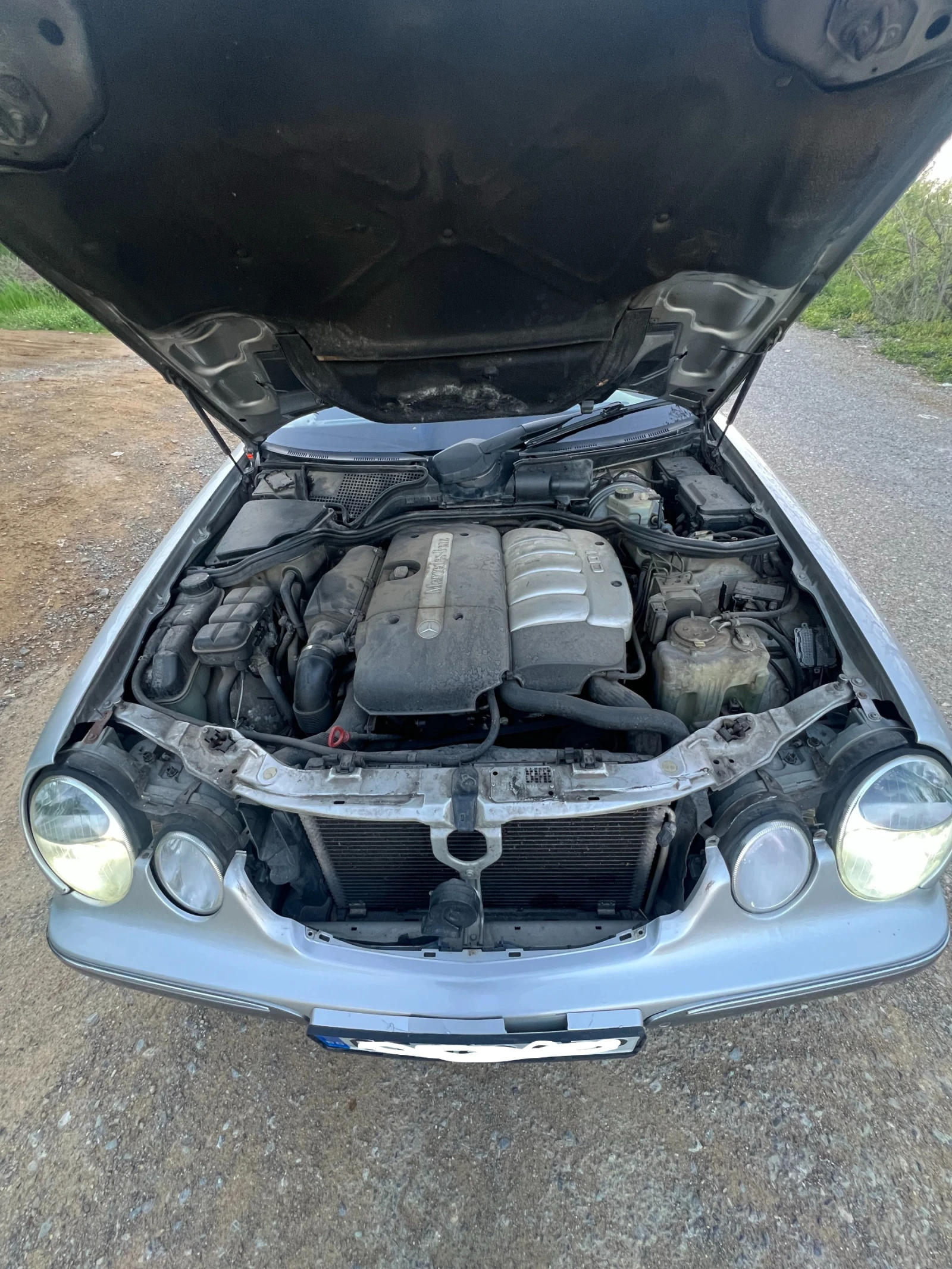 Mercedes-Benz E 270 2.7 CDI facelift, снимка 12 - Автомобили и джипове - 54304236