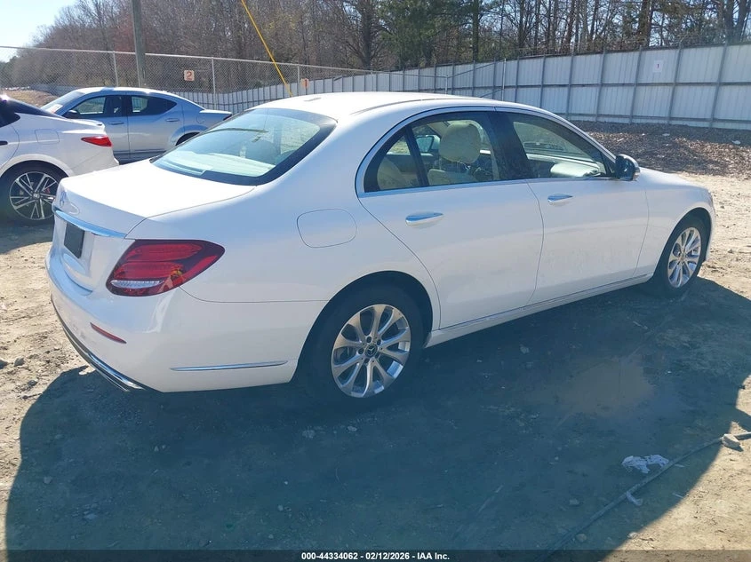 Mercedes-Benz E 300 2.0L I-4 DI, DOHC, VVT, TURBO, 241HP Rear Wheel | Mobile.bg � ����������� 4