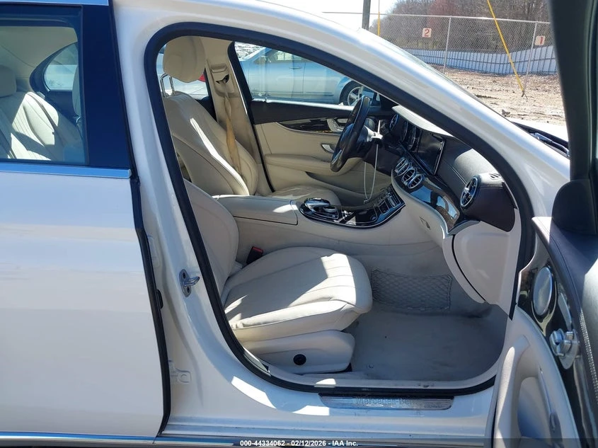 Mercedes-Benz E 300 2.0L I-4 DI, DOHC, VVT, TURBO, 241HP Rear Wheel | Mobile.bg � ����������� 5