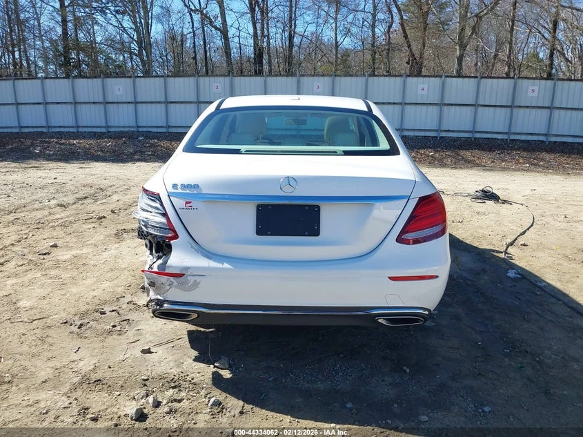 Mercedes-Benz E 300 2.0L I-4 DI, DOHC, VVT, TURBO, 241HP Rear Wheel | Mobile.bg � ����������� 16