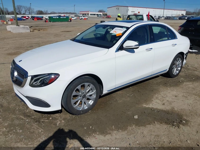 Mercedes-Benz E 300 2.0L I-4 DI, DOHC, VVT, TURBO, 241HP Rear Wheel | Mobile.bg � ����������� 2