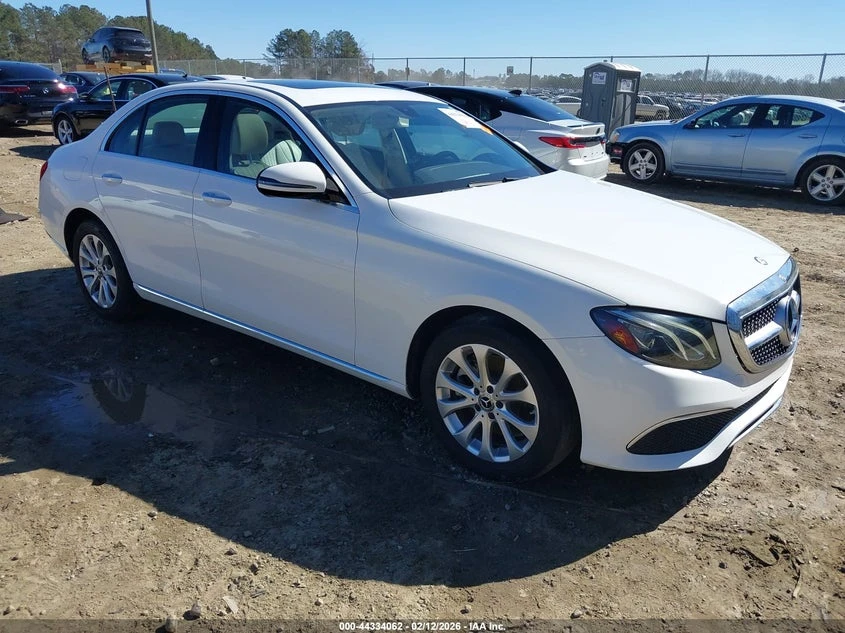Mercedes-Benz E 300 2.0L I-4 DI, DOHC, VVT, TURBO, 241HP Rear Wheel | Mobile.bg � ����������� 1