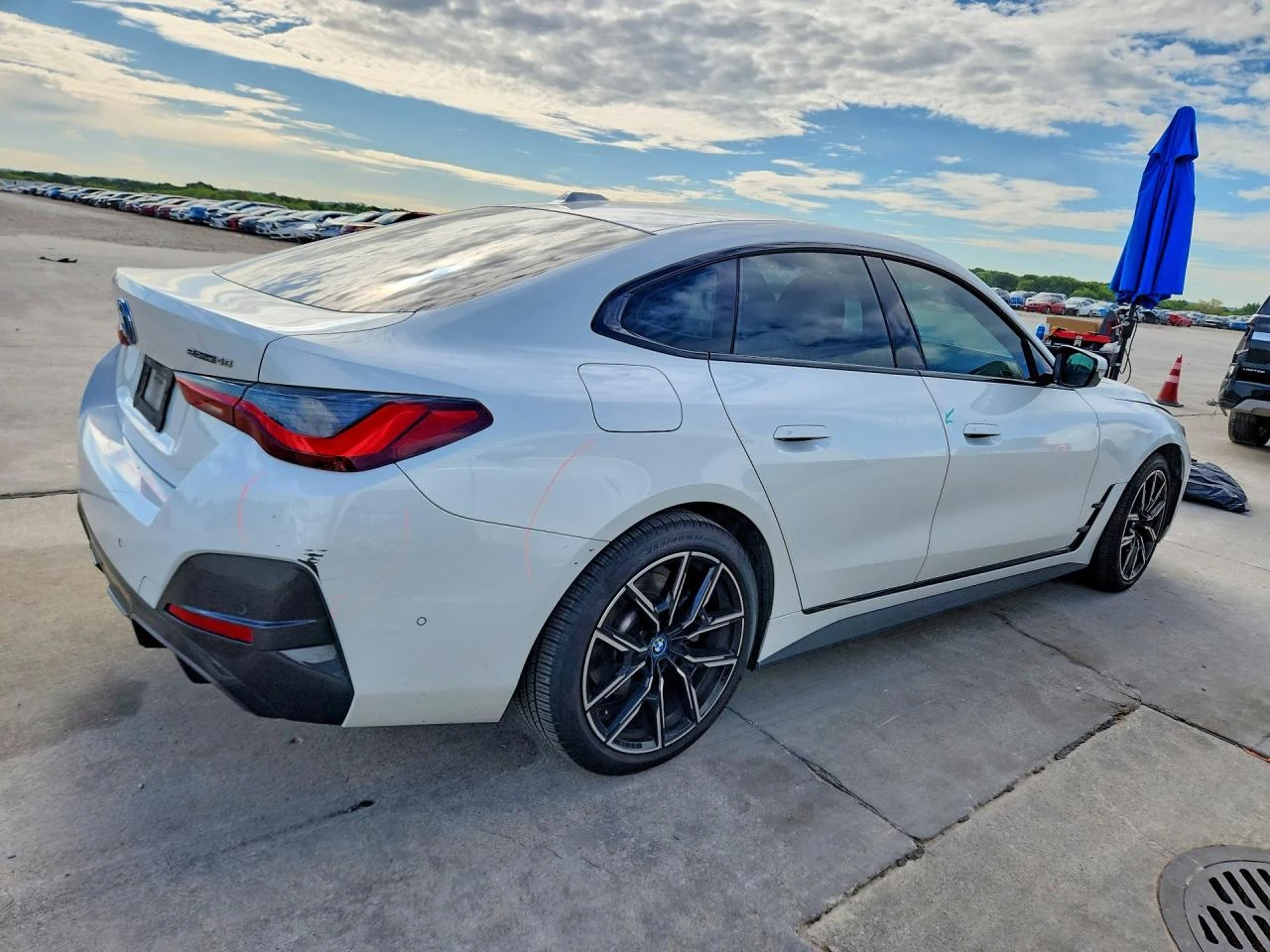 BMW i4 Edrive 40, снимка 4 - Автомобили и джипове - 54575487