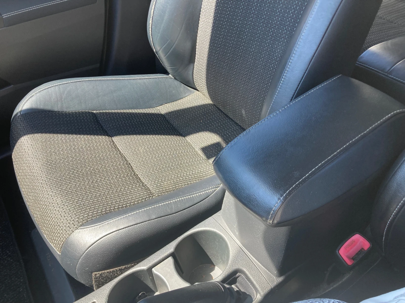 Toyota Auris 1.4 D4D 90ks Full Ekstri Evro 5B, снимка 16 - Автомобили и джипове - 55613856