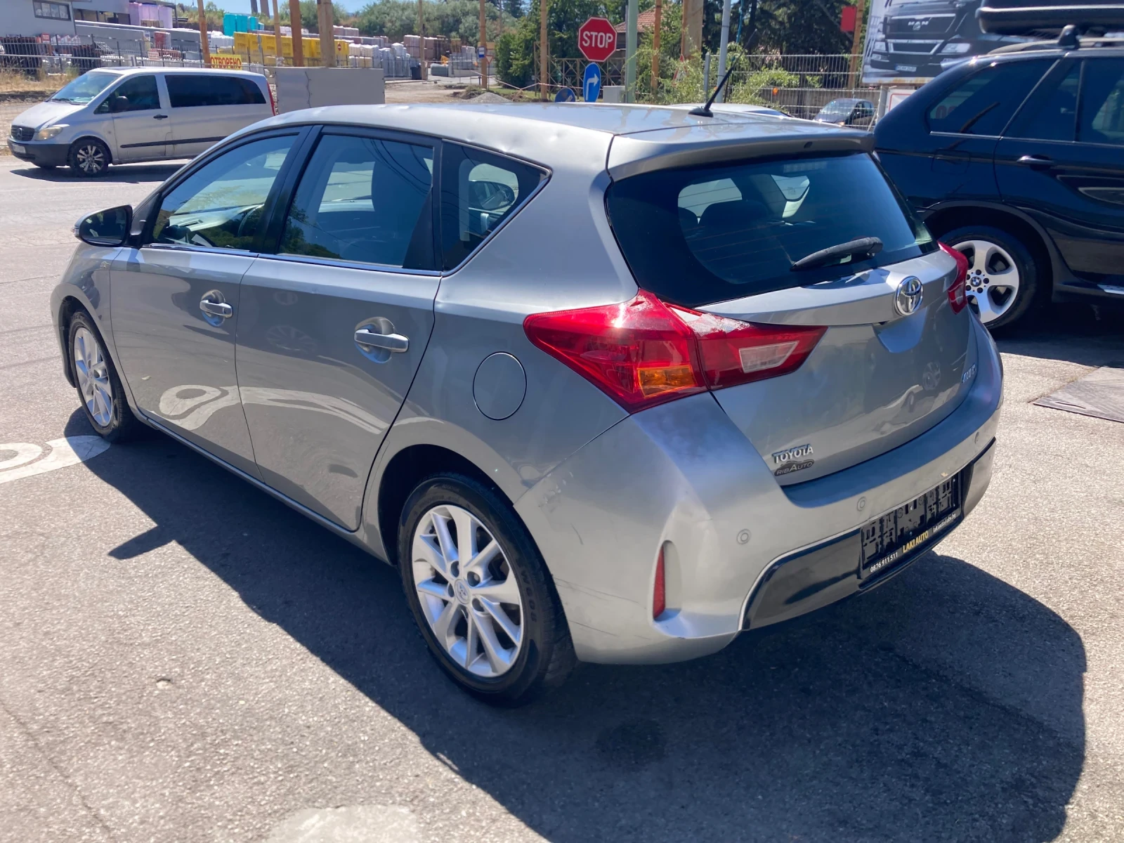 Toyota Auris 1.4 D4D 90ks Full Ekstri Evro 5B, снимка 4 - Автомобили и джипове - 55613856
