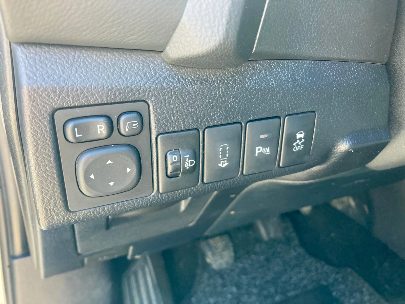 Toyota Auris 1.4 D4D 90ks Full Ekstri Evro 5B, снимка 7 - Автомобили и джипове - 55613856