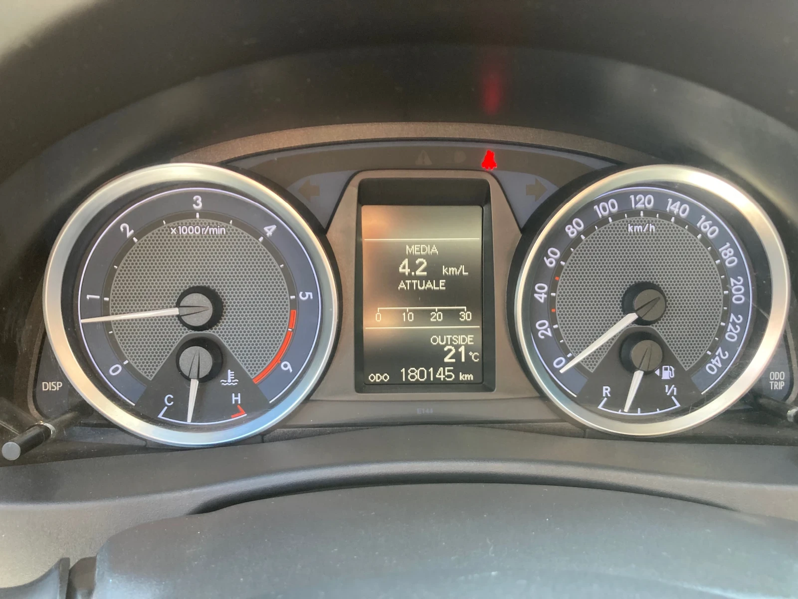 Toyota Auris 1.4 D4D 90ks Full Ekstri Evro 5B, снимка 12 - Автомобили и джипове - 55613856