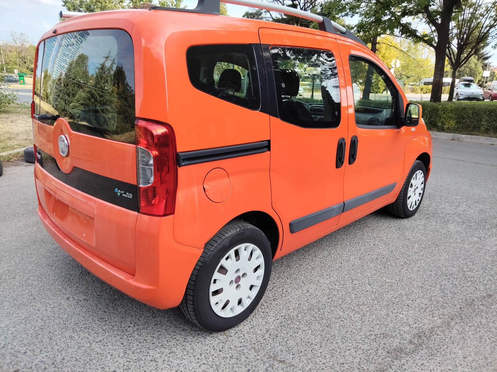 Fiat Qubo 1, 4i 78ps фабричен МЕТАН, снимка 4 - Автомобили и джипове - 55783565