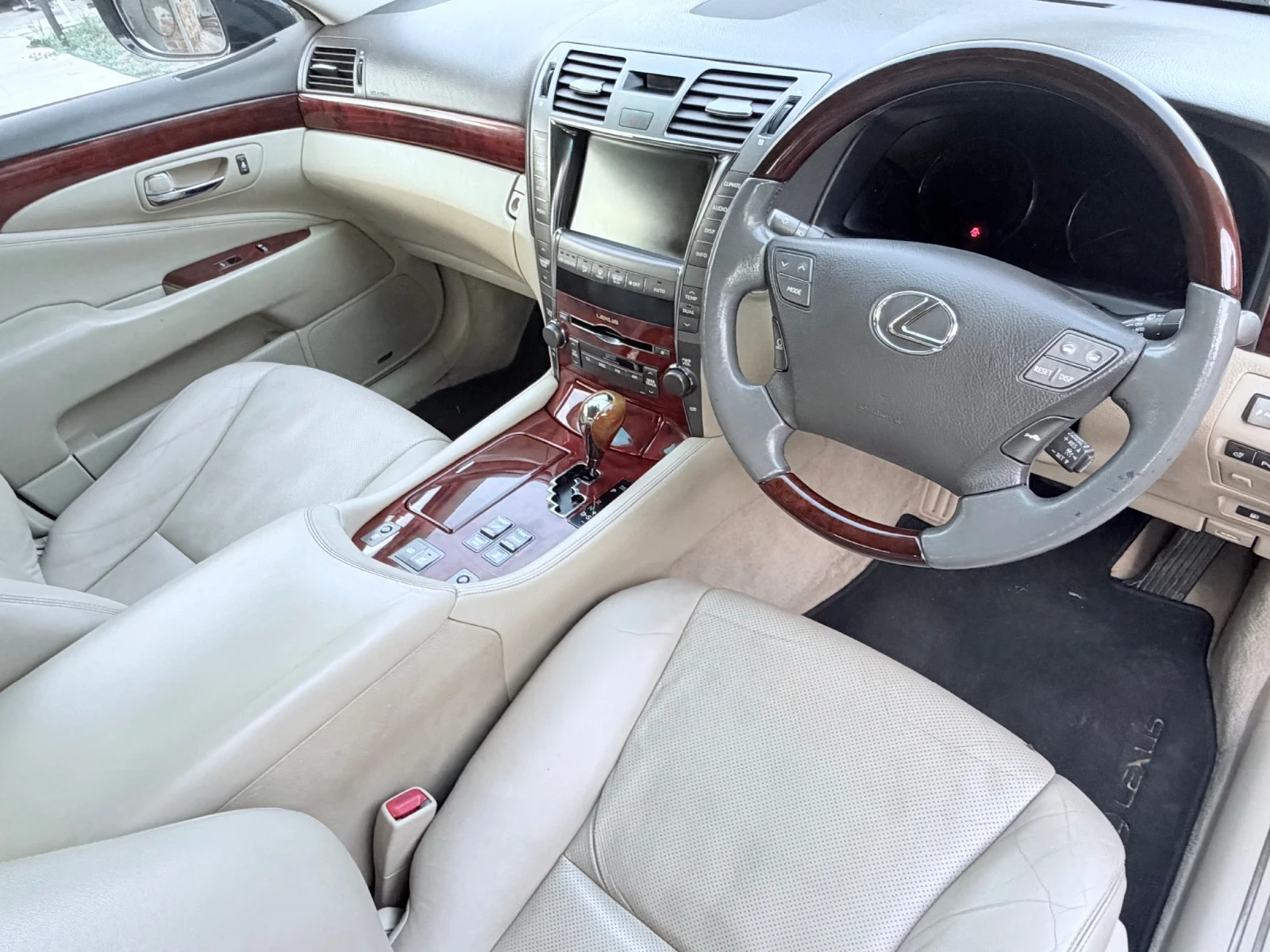 Lexus LS 600, снимка 8 - Автомобили и джипове - 56072716