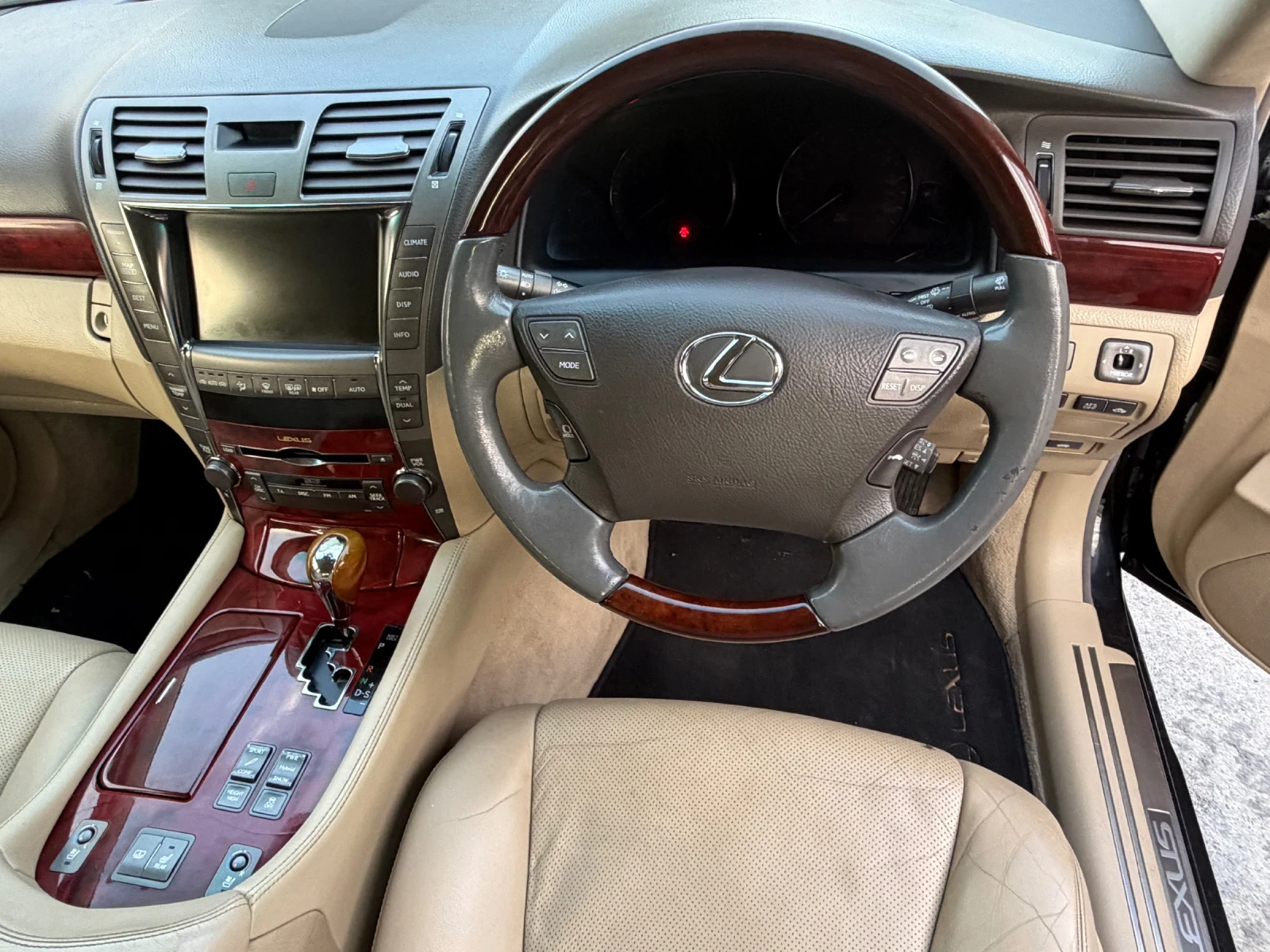 Lexus LS 600, снимка 7 - Автомобили и джипове - 56072716