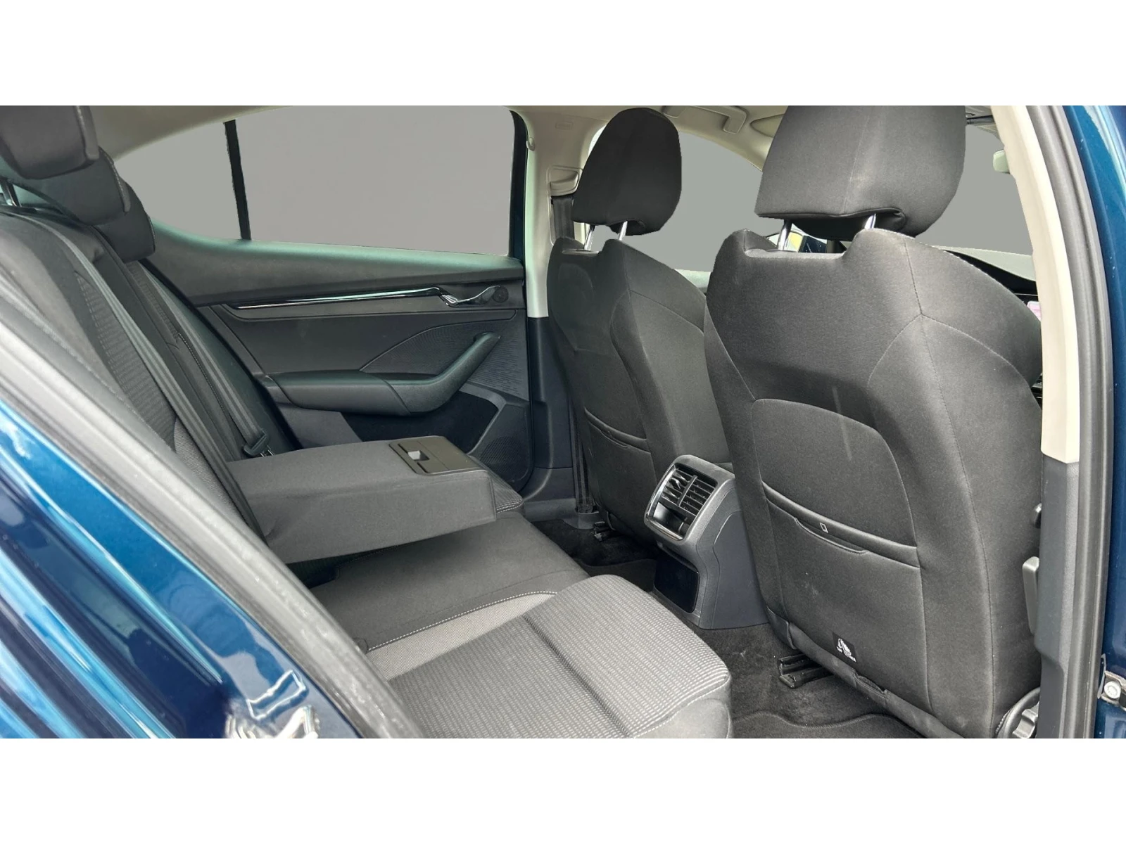 Skoda Octavia 1.5 TSi M/T, Месечна вноска от 199  , снимка 10 - Автомобили и джипове - 56259941