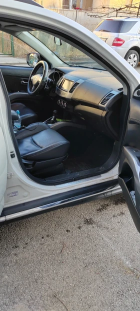 Mitsubishi Outlander 2.2 DiD Автомат / Ксенон / Кожа / Камера, снимка 7