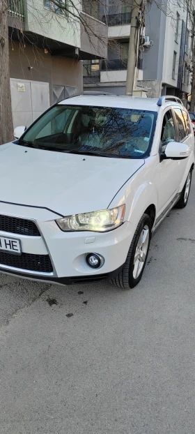 Mitsubishi Outlander 2.2 DiD Автомат / Ксенон / Кожа / Камера, снимка 2
