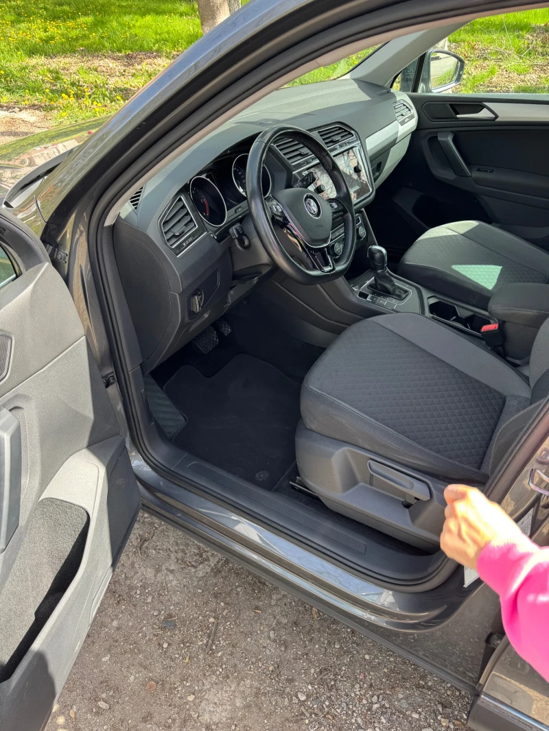 VW Tiguan, снимка 9 - Автомобили и джипове - 49928931