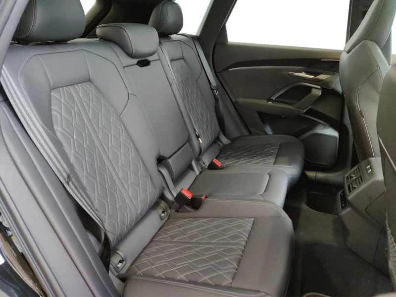 Audi SQ5 TFSI/NEW MODEL/B&O/MMI DISPLAY/MATRIX/PANO/HEAD UP, снимка 14 - Автомобили и джипове - 51640917