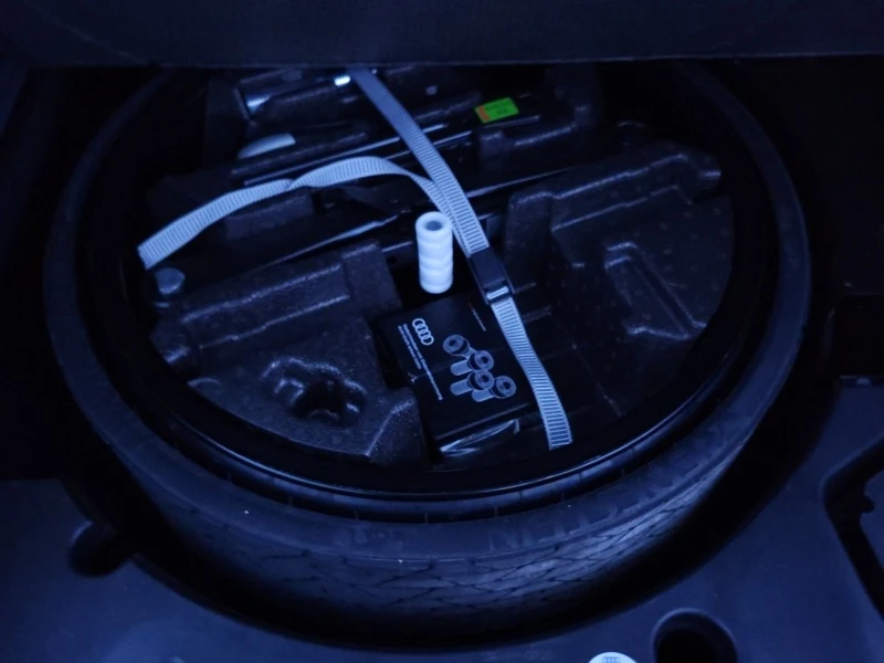 Audi Q8 * PROGRESSIV * CARFAX * БЕЗ ПЪРВОНАЧАЛНА ВНОСКА, снимка 17 - Автомобили и джипове - 52724876