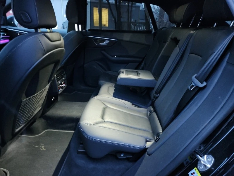 Audi Q8 * PROGRESSIV * CARFAX * БЕЗ ПЪРВОНАЧАЛНА ВНОСКА, снимка 13 - Автомобили и джипове - 52724876