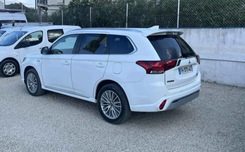 Mitsubishi Outlander PHEV - изображение 2