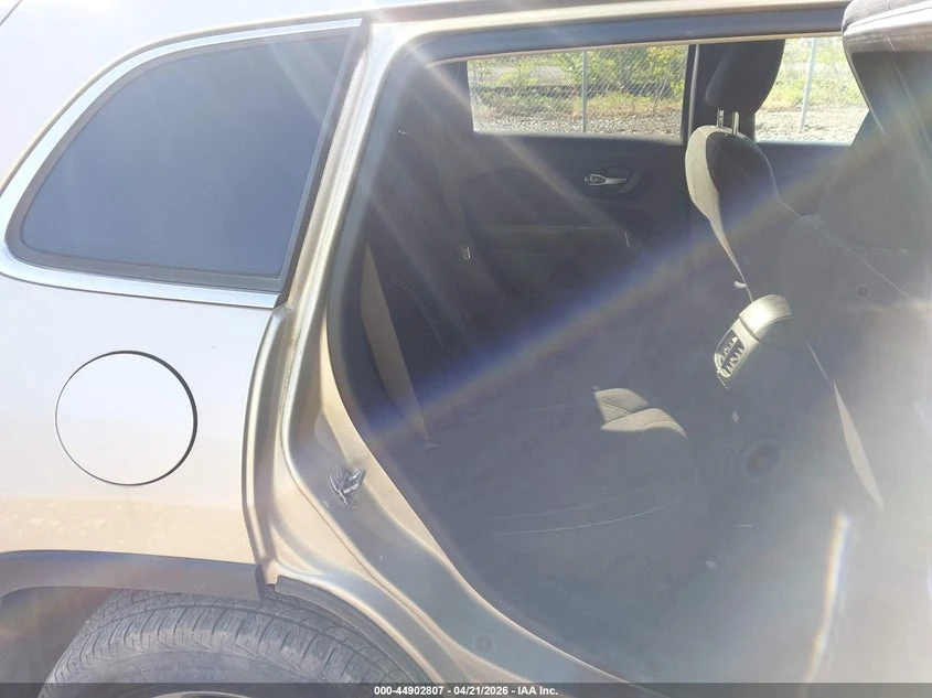 Jeep Cherokee 2.4l Latitude, снимка 8 - Автомобили и джипове - 54368252