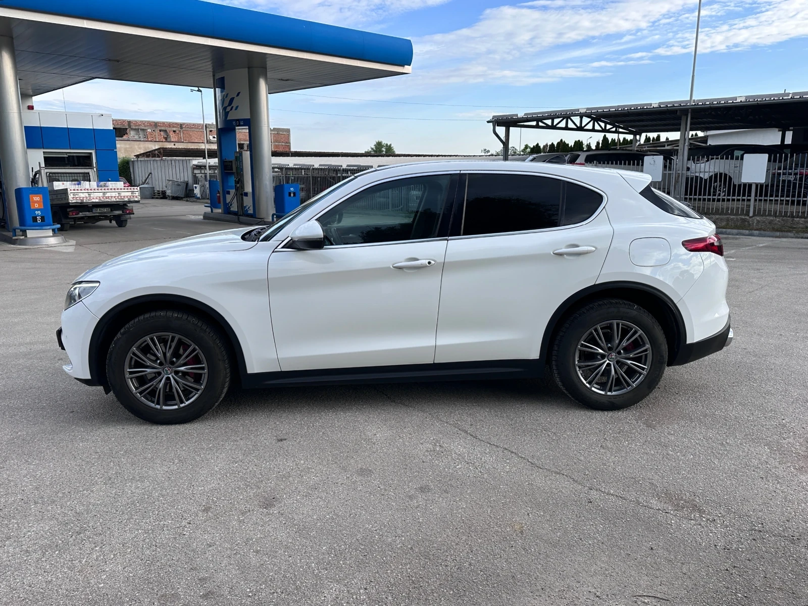 Alfa Romeo Stelvio Q4 FaceLift - 2.2M-JET - РЕАЛНИ КИЛОМЕТРИ, снимка 8 - Автомобили и джипове - 54446996