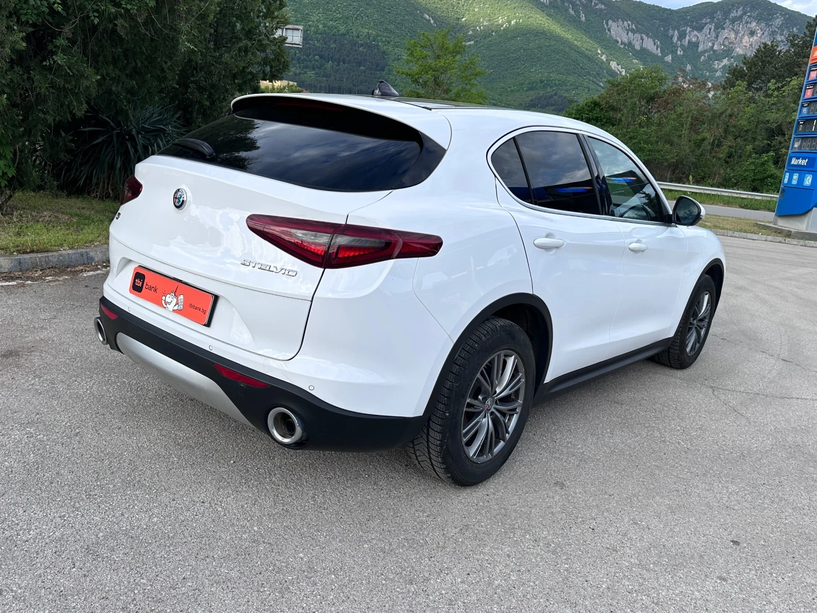 Alfa Romeo Stelvio Q4 FaceLift - 2.2M-JET - РЕАЛНИ КИЛОМЕТРИ, снимка 5 - Автомобили и джипове - 54446996