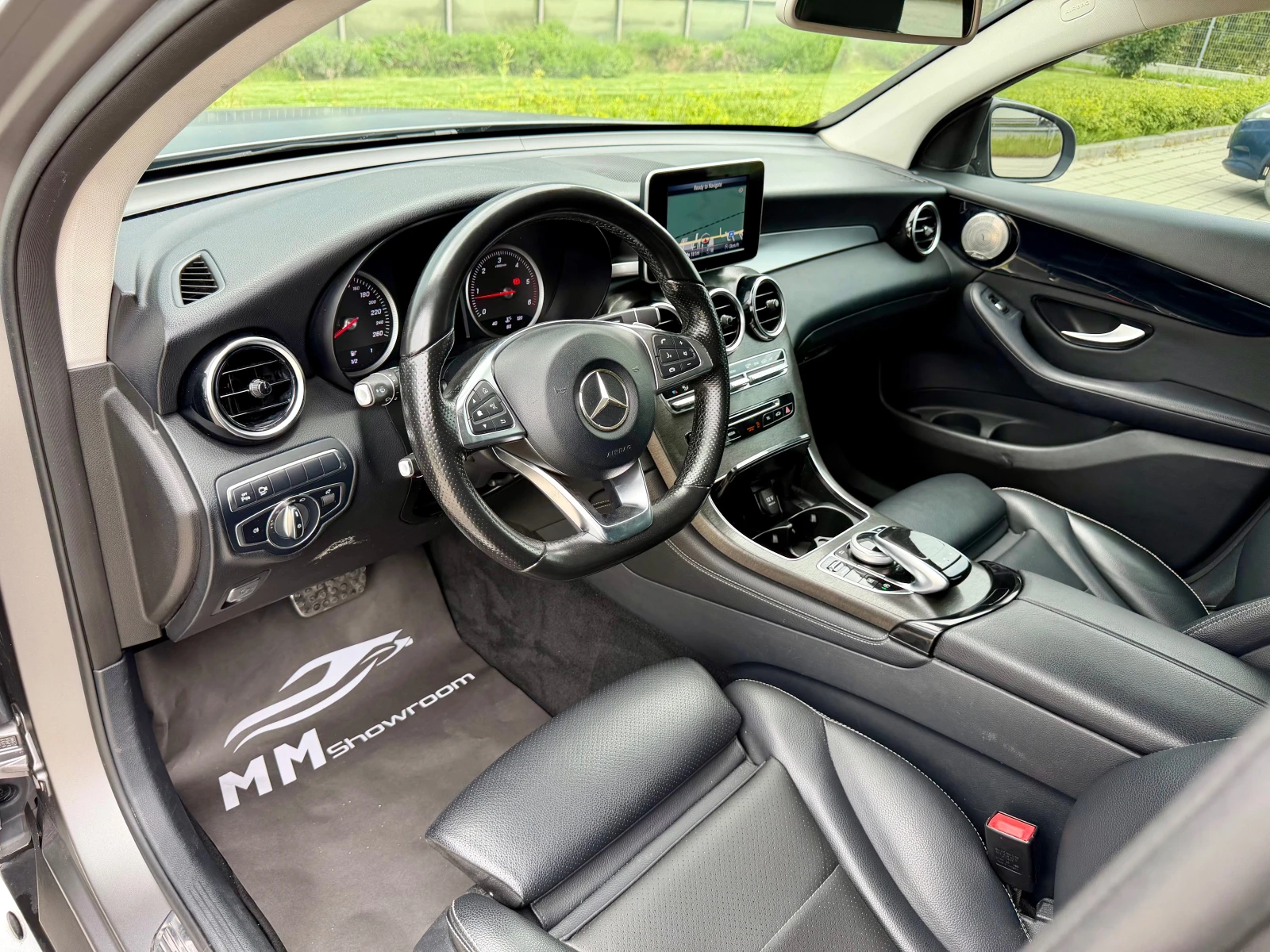 Mercedes-Benz GLC 250 AMG-BURMASTER-360КАМЕРИ-KEYLESS-GO, снимка 9 - Автомобили и джипове - 54463483