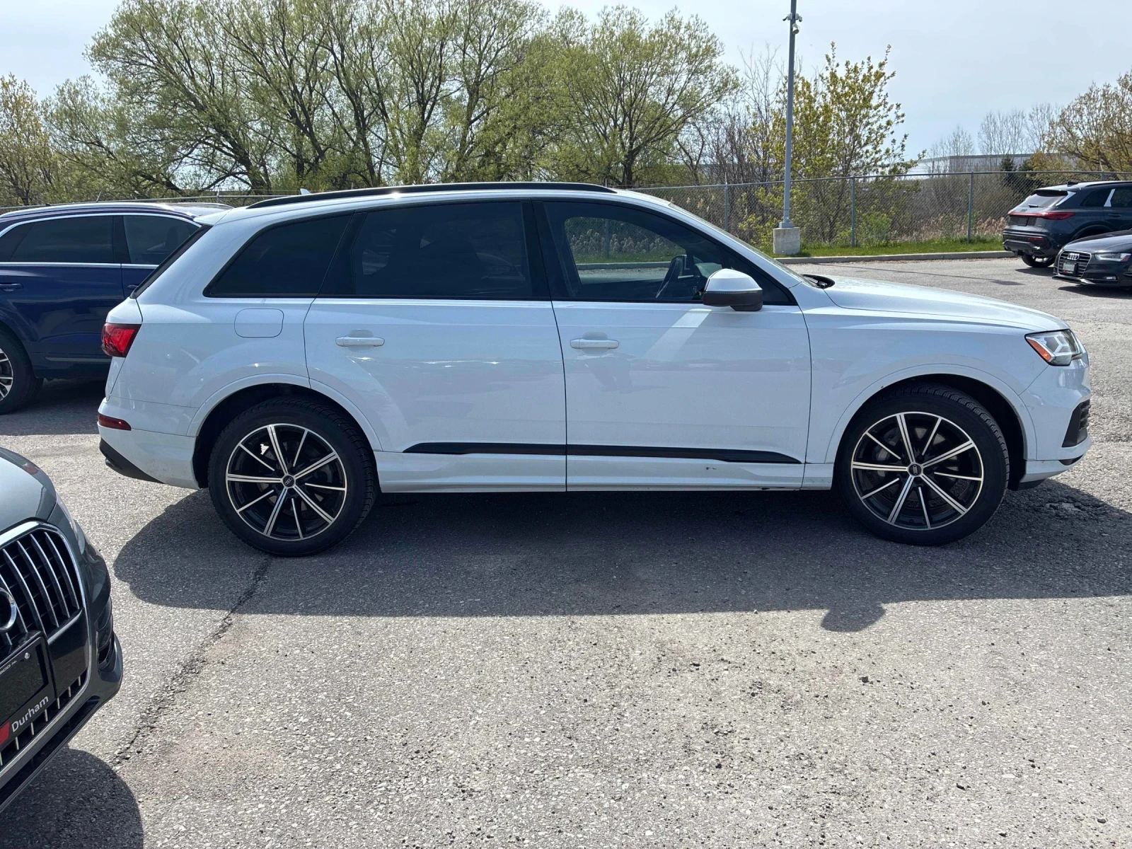 Audi Q7 ПОДГРЕВ * ПАНОРАМА * КЛИП НА МОТОРА * CARFAX, снимка 3 - Автомобили и джипове - 54529128