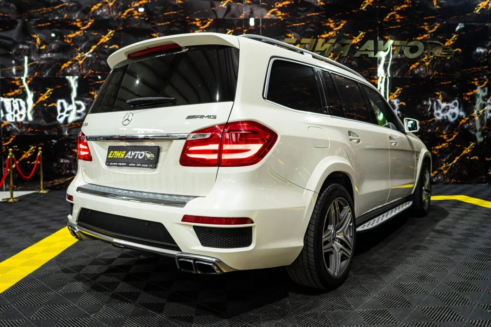 Mercedes-Benz GL 63 AMG V8 BITURBO LED ПАНО DESIGNO H&K ЛИЗИНГ 100% , снимка 10 - Автомобили и джипове - 54995938
