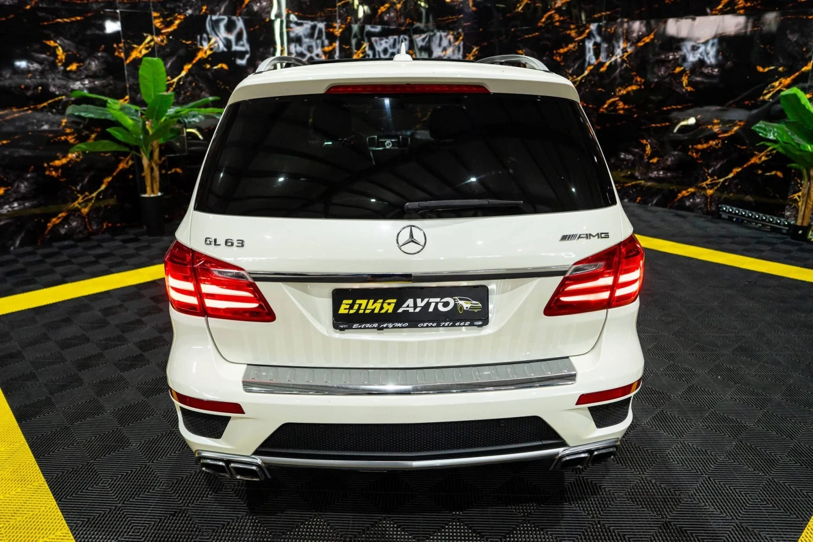 Mercedes-Benz GL 63 AMG V8 BITURBO LED ПАНО DESIGNO H&K ЛИЗИНГ 100% , снимка 8 - Автомобили и джипове - 54995938