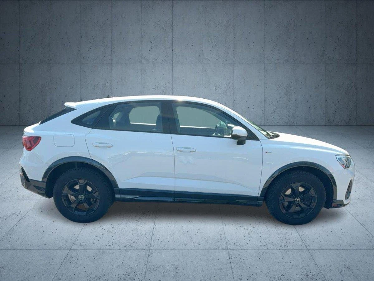 Audi Q3 S Line Quattro, снимка 6 - Автомобили и джипове - 55377568