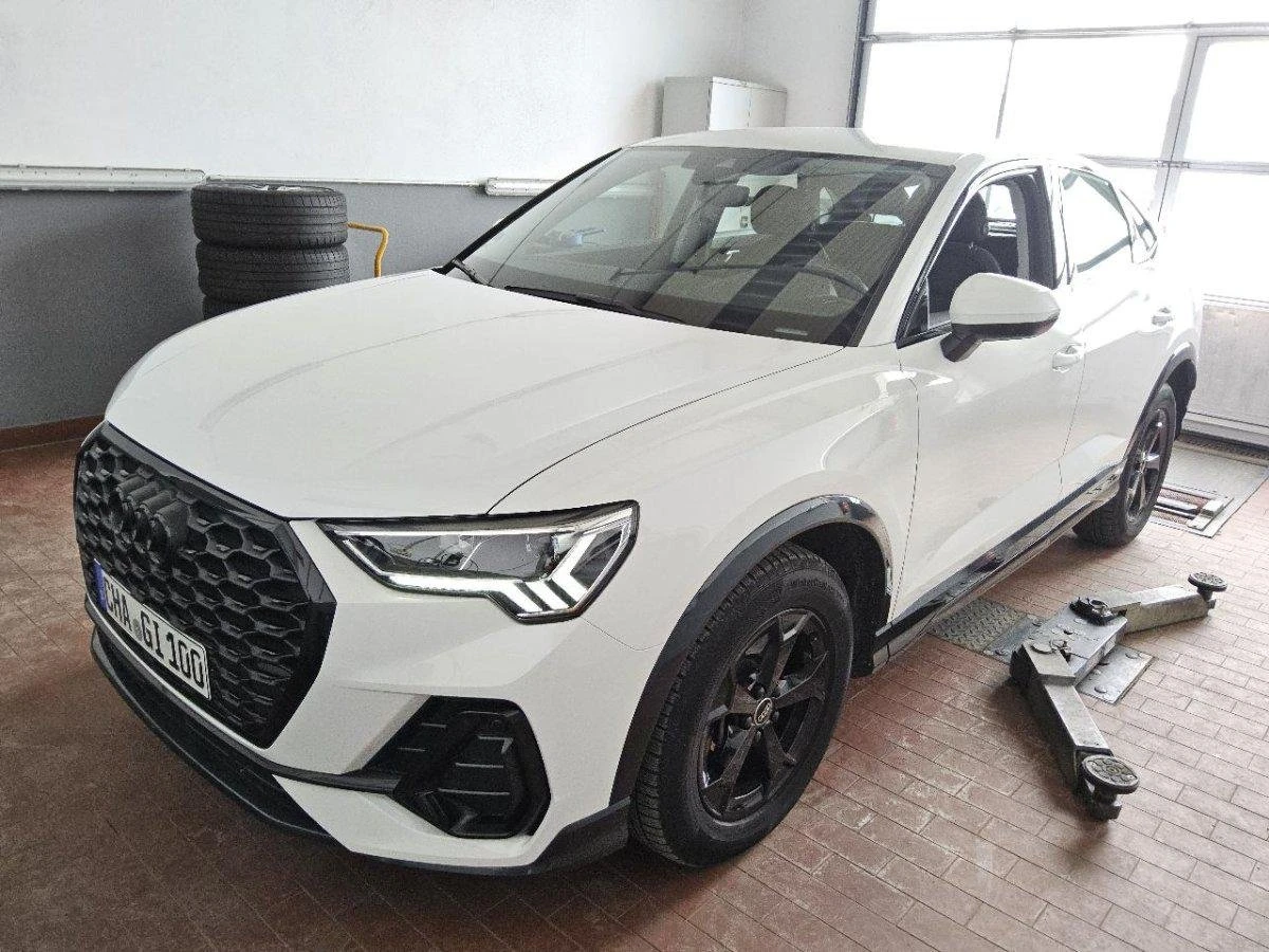 Audi Q3 S Line Quattro, снимка 2 - Автомобили и джипове - 55377568