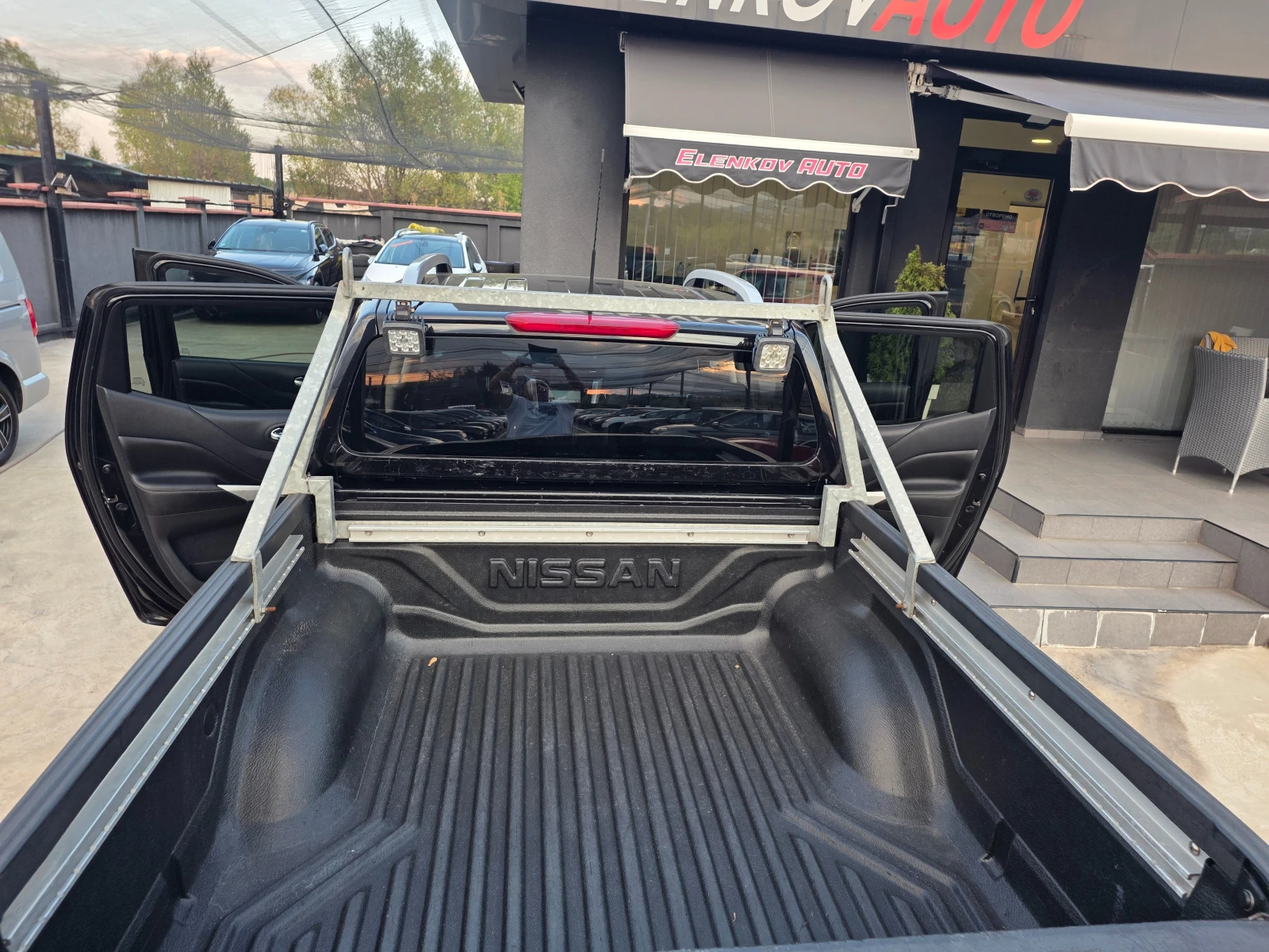 Nissan Navara TEKNA 2.3DCI-190к.с EURO 6b-4x4- ШВЕЙЦАРИЯ, снимка 16 - Автомобили и джипове - 56133208