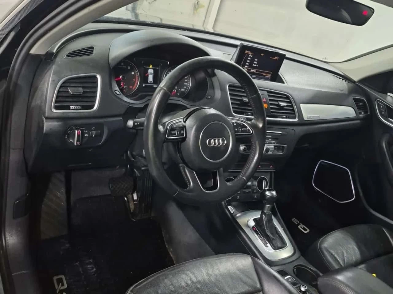Audi Q3, снимка 10 - Автомобили и джипове - 56686162