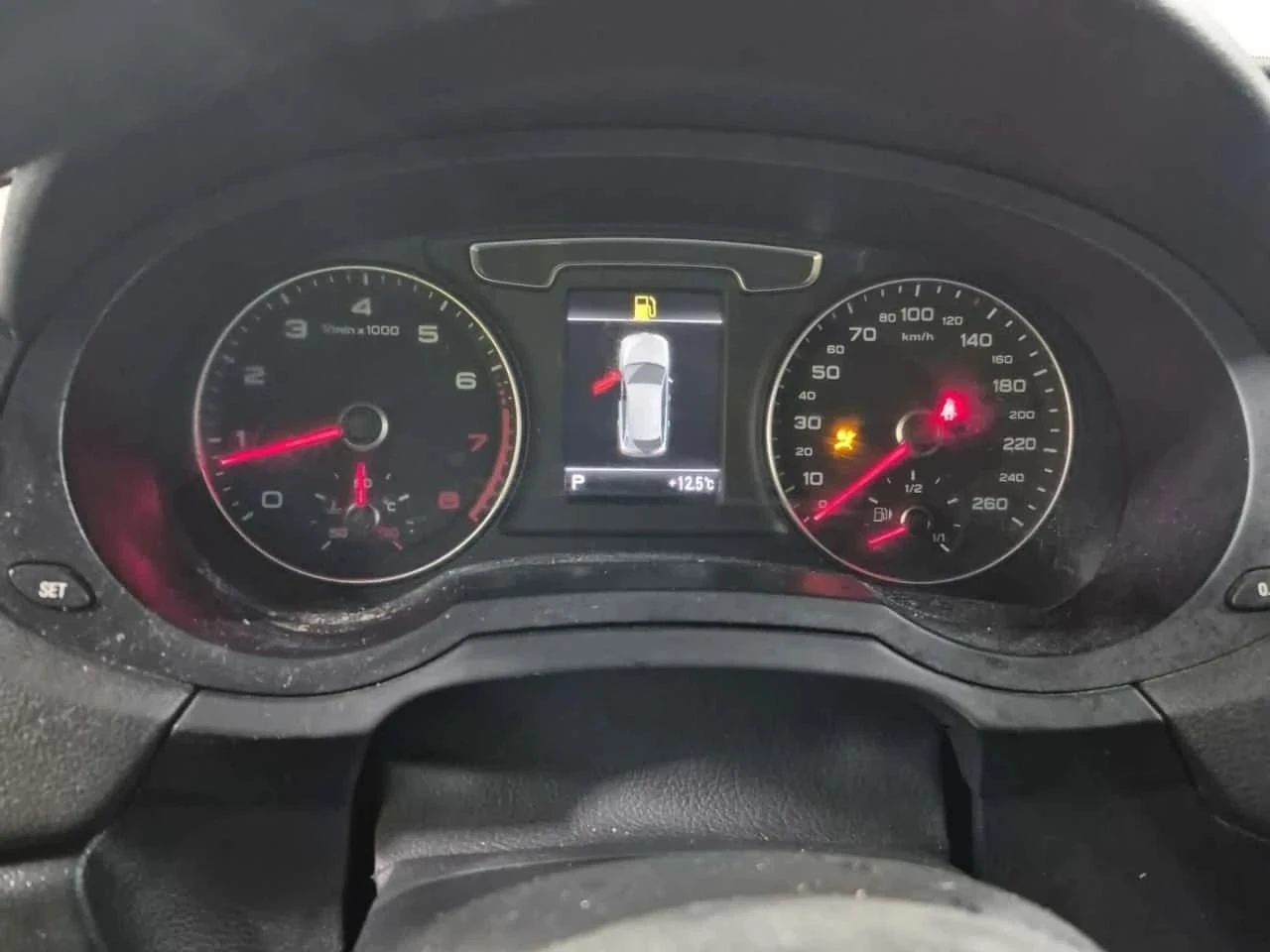 Audi Q3, снимка 9 - Автомобили и джипове - 56686162