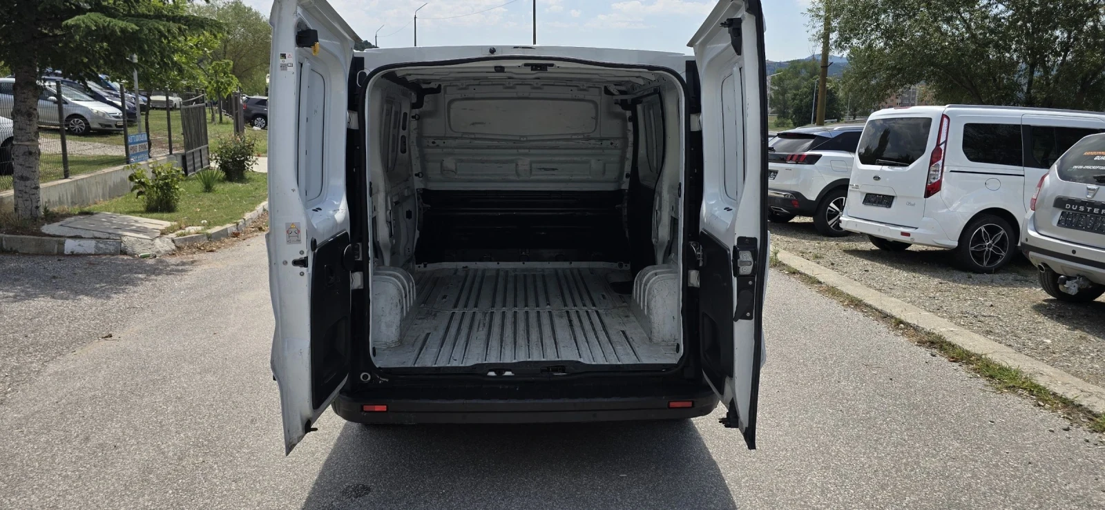 Renault Trafic 1.6 dci - изображение 8