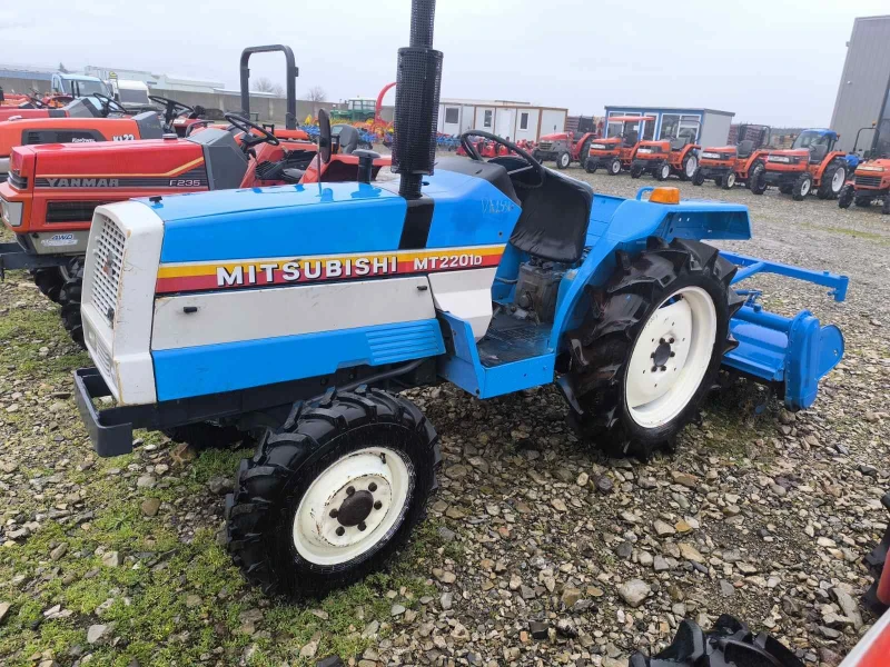 Трактор Mitsubishi 2202, снимка 2 - Селскостопанска техника - 53464908