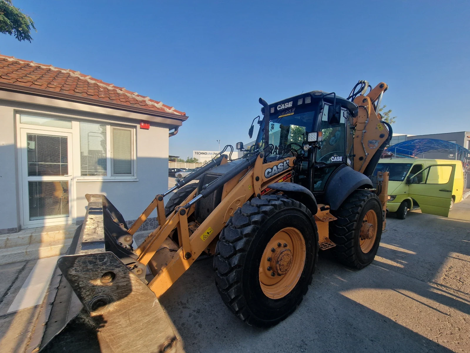 ����� Case 695 ST | Mobile.bg � ����������� 1