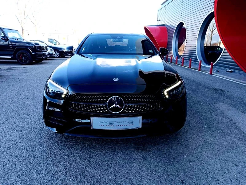 Mercedes-Benz E 220 d 4Matic AMG Paket В Гаранция до 09/2025 година, снимка 2 - Автомобили и джипове - 44066266