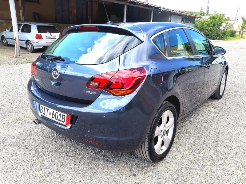 Opel Astra 1.6 TURBO, снимка 5 - Автомобили и джипове - 46654657