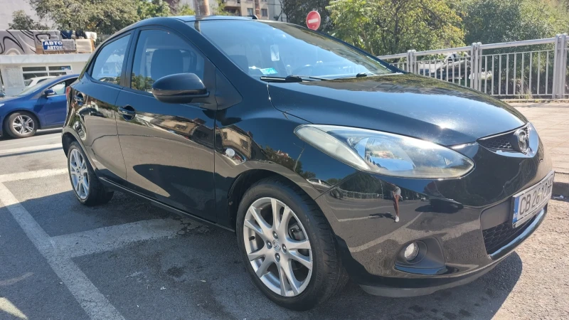 Mazda 2, снимка 1 - Автомобили и джипове - 47347284