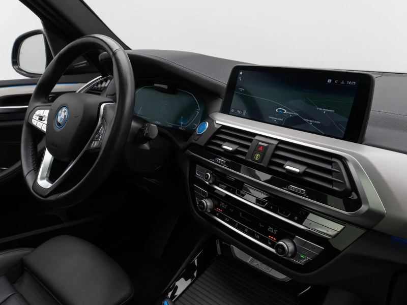 BMW iX3 IMPRESSIVE/286HP/PANO/360/HUD/CARPLAY/AMBI/125f, снимка 12 - Автомобили и джипове - 50576500