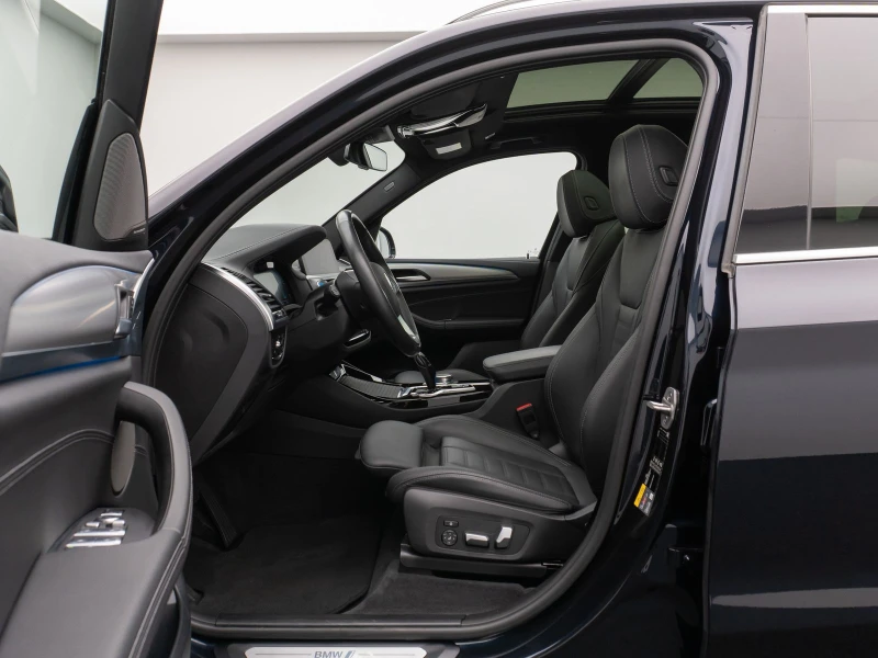 BMW iX3 IMPRESSIVE/286HP/PANO/360/HUD/CARPLAY/AMBI/125f, снимка 9 - Автомобили и джипове - 50576500