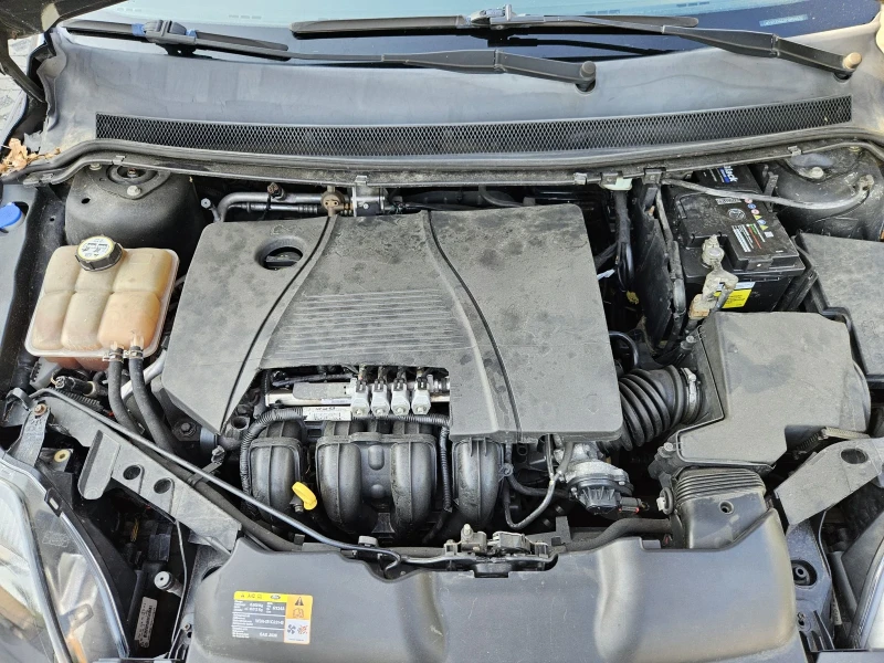 Ford Focus 2.0Duratec-145кс= ФАБРИЧНА ГАЗ= КЛИМАТРОНИК, снимка 17 - Автомобили и джипове - 51344583