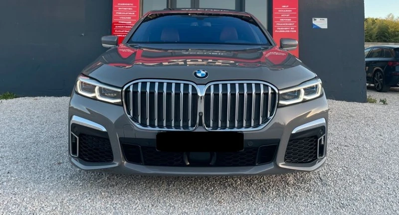 BMW 750 i xDrive M-Pack, снимка 4 - Автомобили и джипове - 52287991