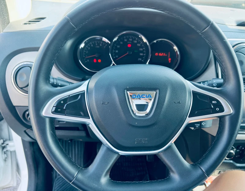 Dacia Lodgy 1.6 GAS, снимка 7 - Автомобили и джипове - 52529487