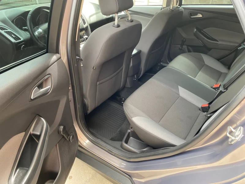 Ford Focus 1.0i EcoBoost, снимка 6 - Автомобили и джипове - 52698982