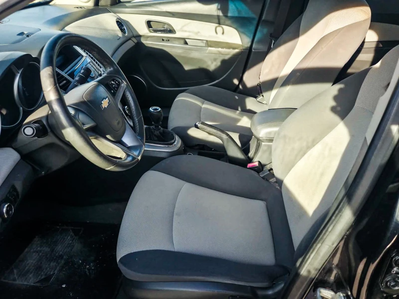 Chevrolet Cruze Газ/Бензин, снимка 9 - Автомобили и джипове - 52903120